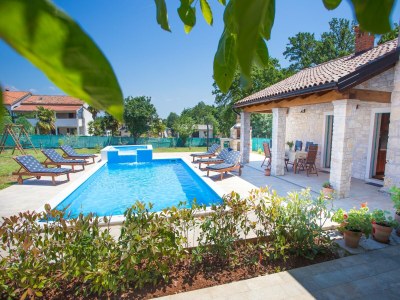Villa Villa in Medvidici mit Pool nahe Porec Strand - Outdoor photo 3
