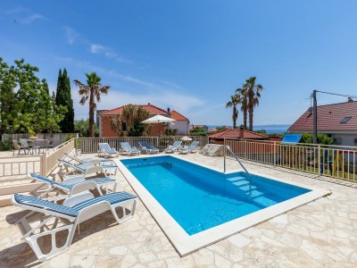 Villa Villa in Sumartin nahe Strand & Fährhafen in Brač - Villa