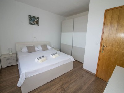 Apartment Apartment in Pridvorje near Pasjaca Beach - Features photo 10