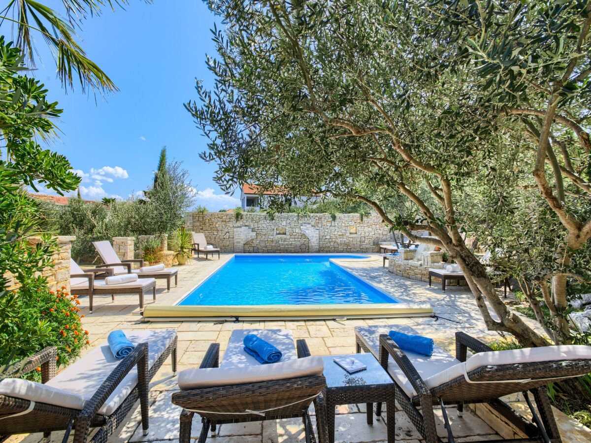 Apartment Villa auf Murter mit Pool und Meerblick - Outdoor photo 2
