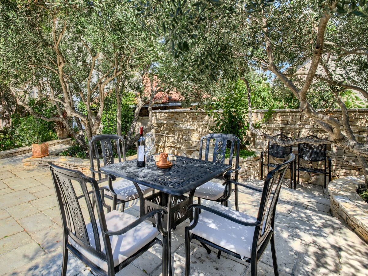 Apartment Villa auf Murter mit Pool und Meerblick - Outdoor photo 3