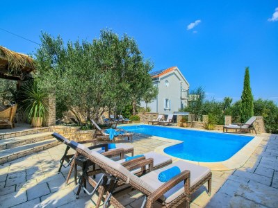 Apartment Villa auf Murter mit Pool und Meerblick - Outdoor photo 6
