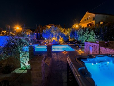 Apartment Villa auf Murter mit Pool und Meerblick - Outdoor photo 38