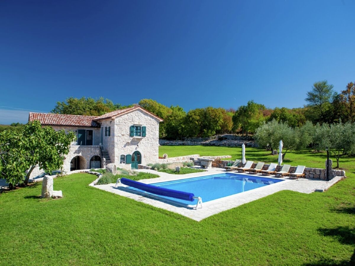 Villa Villa on Krk with Pool and Outdoor Kitchen - Outdoor photo 5