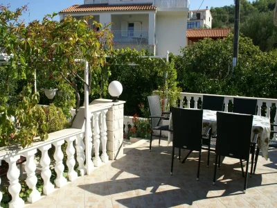 Apartment Küstenkomfort in Vinišće in Trogir Area - Apartment