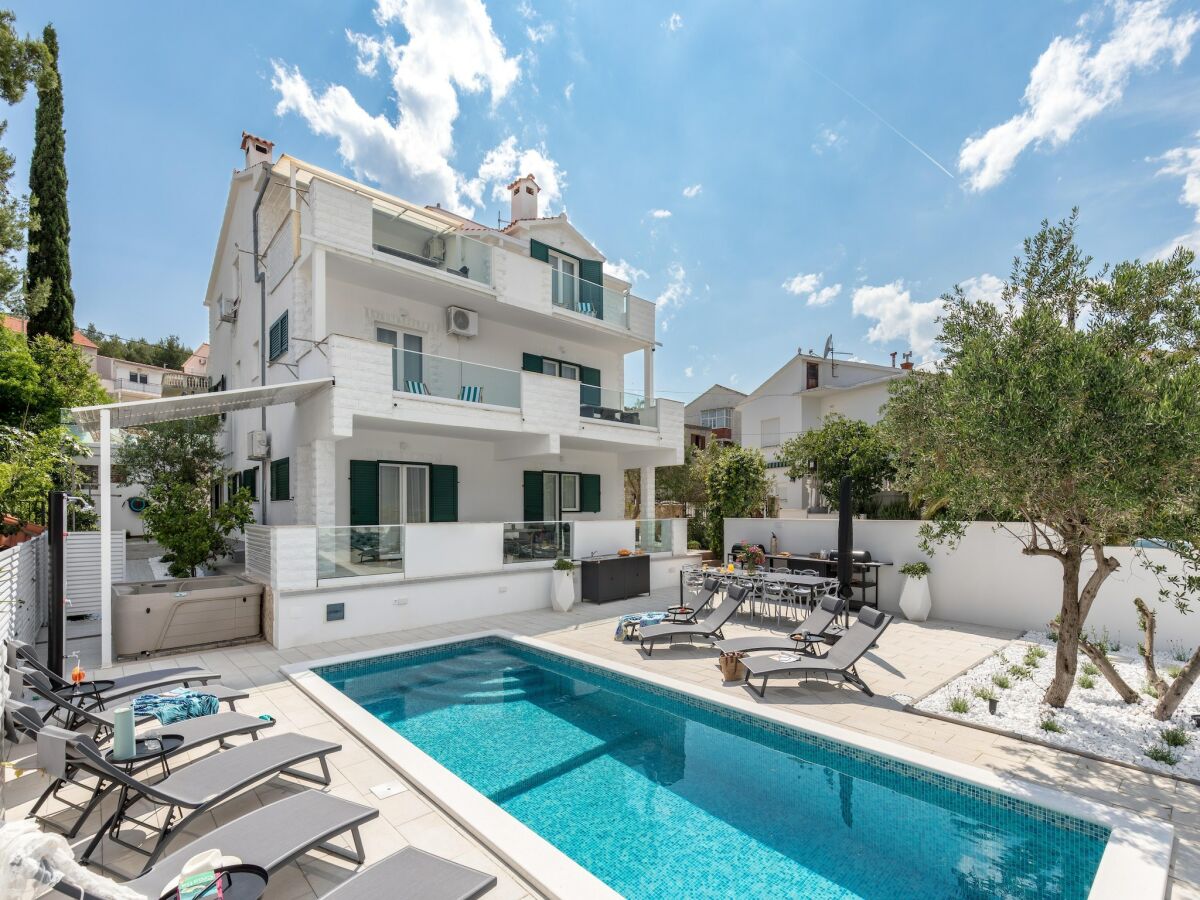 Apartment Apartment 5 km vom Zentrum von Trogir - Outdoor photo 2