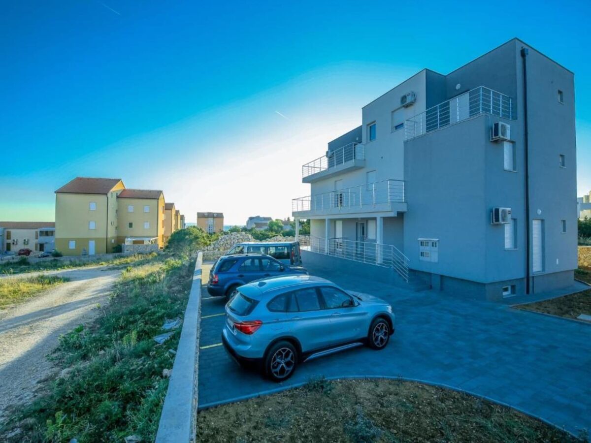 Apartment Apartment in Novalja near Zrče Beach - Outdoor photo 2