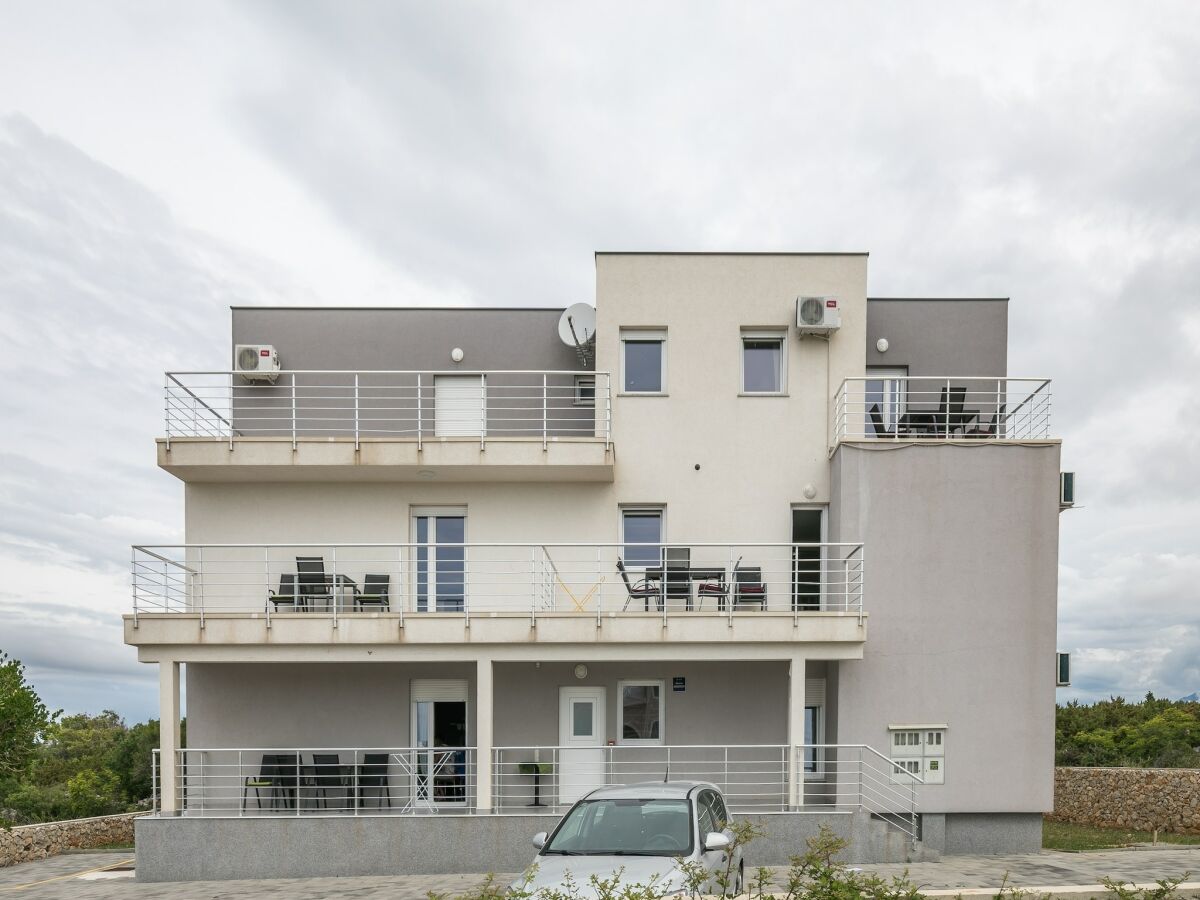 Apartment Apartment in Novalja near Zrče Beach - Outdoor photo 3