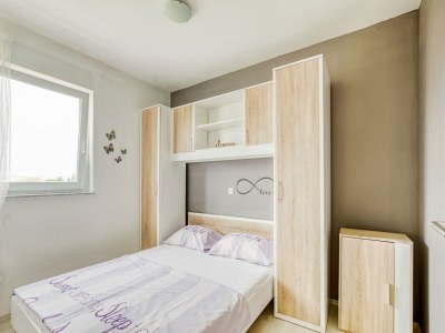 Apartment Apartment in Novalja near Zrče Beach - Features photo 14