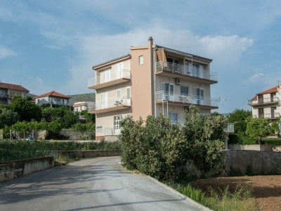 Apartment Wohnung in Seget Donji mit Terrasse in Trogir Area - Apartment