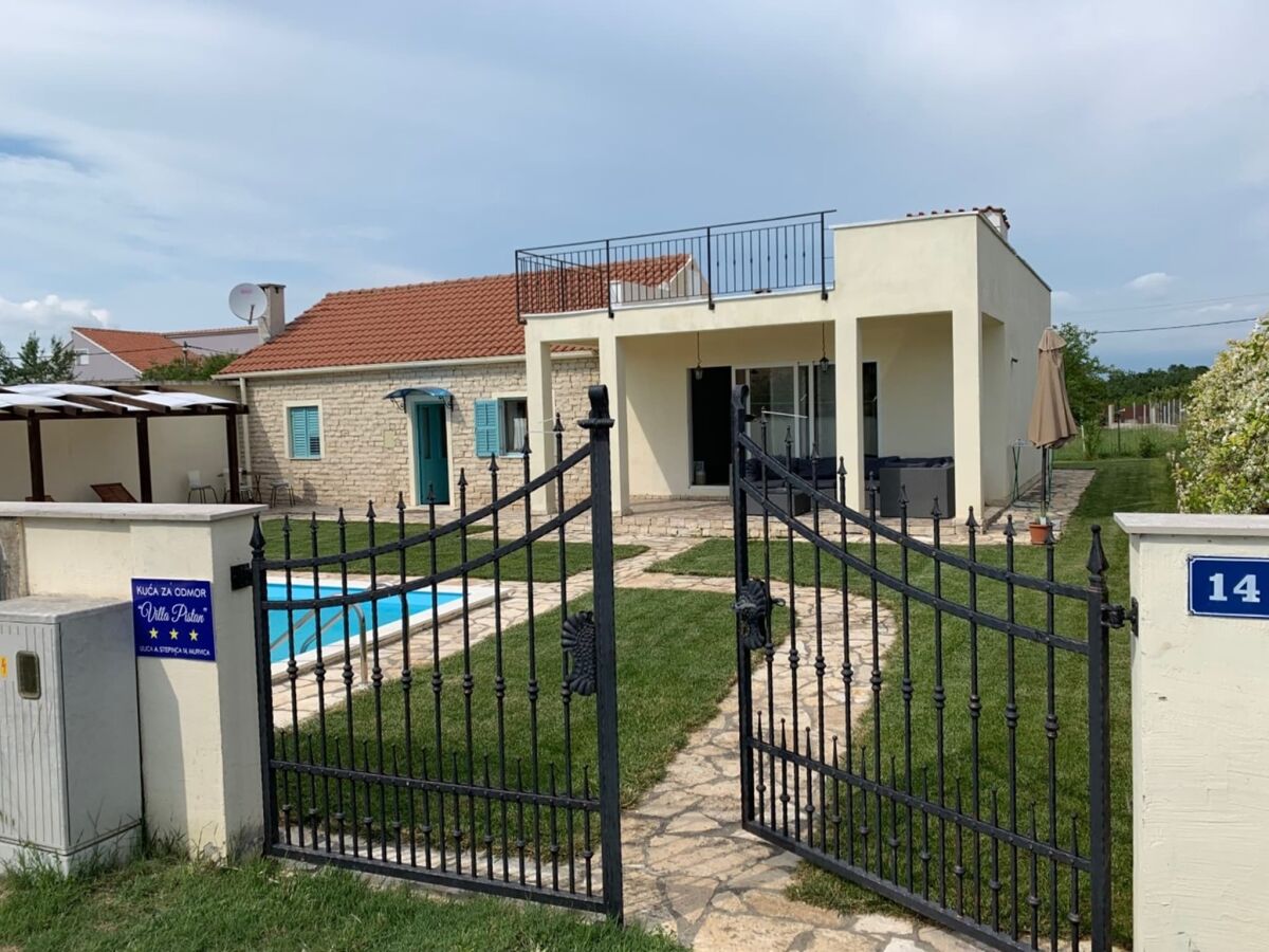 Holiday house Holiday Home in Zadar with Private Pool