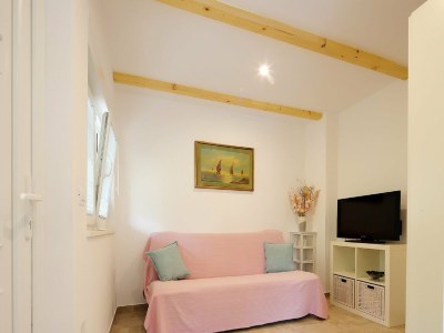 Apartment Apartment in Šilo with Sea View Balcony - Features photo 10