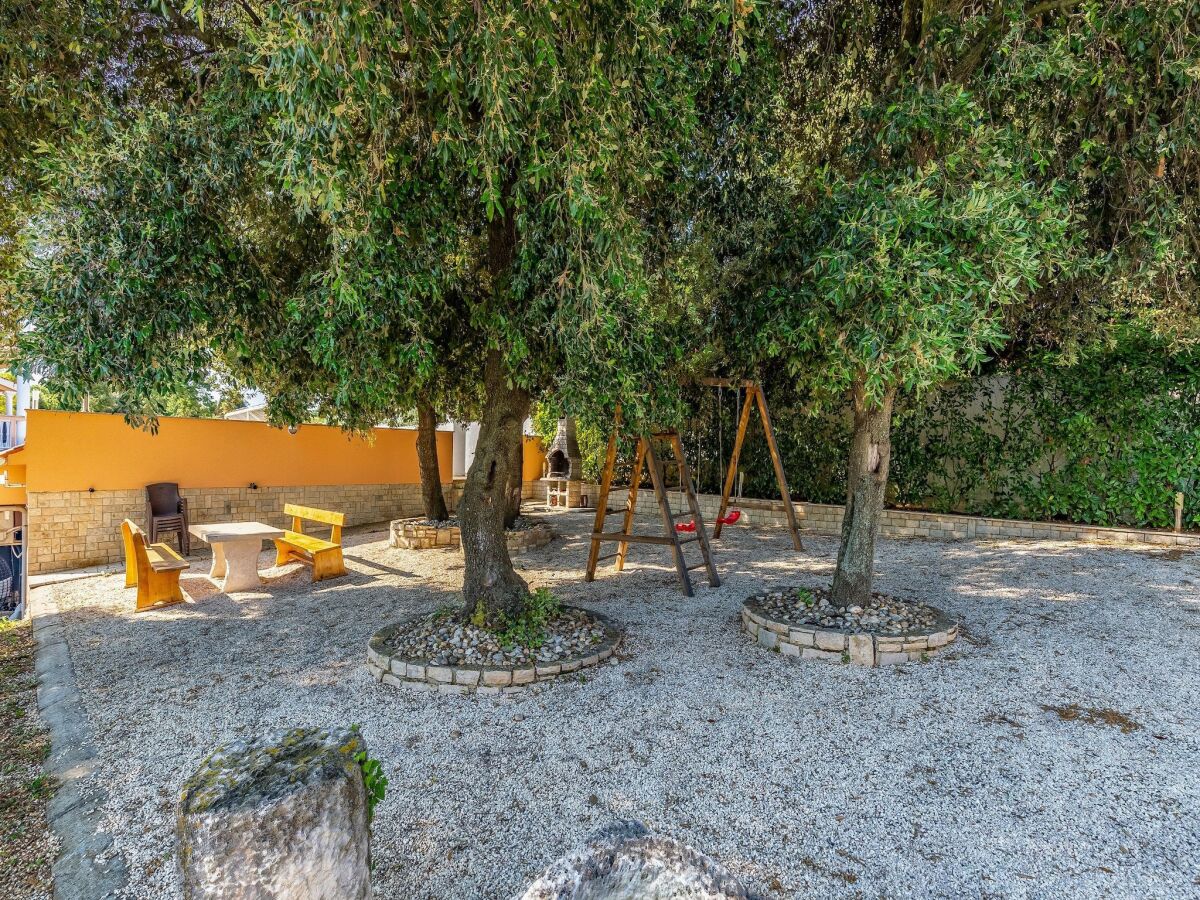 Apartment Banjole Cozy Family Retreat - Outdoor photo 4