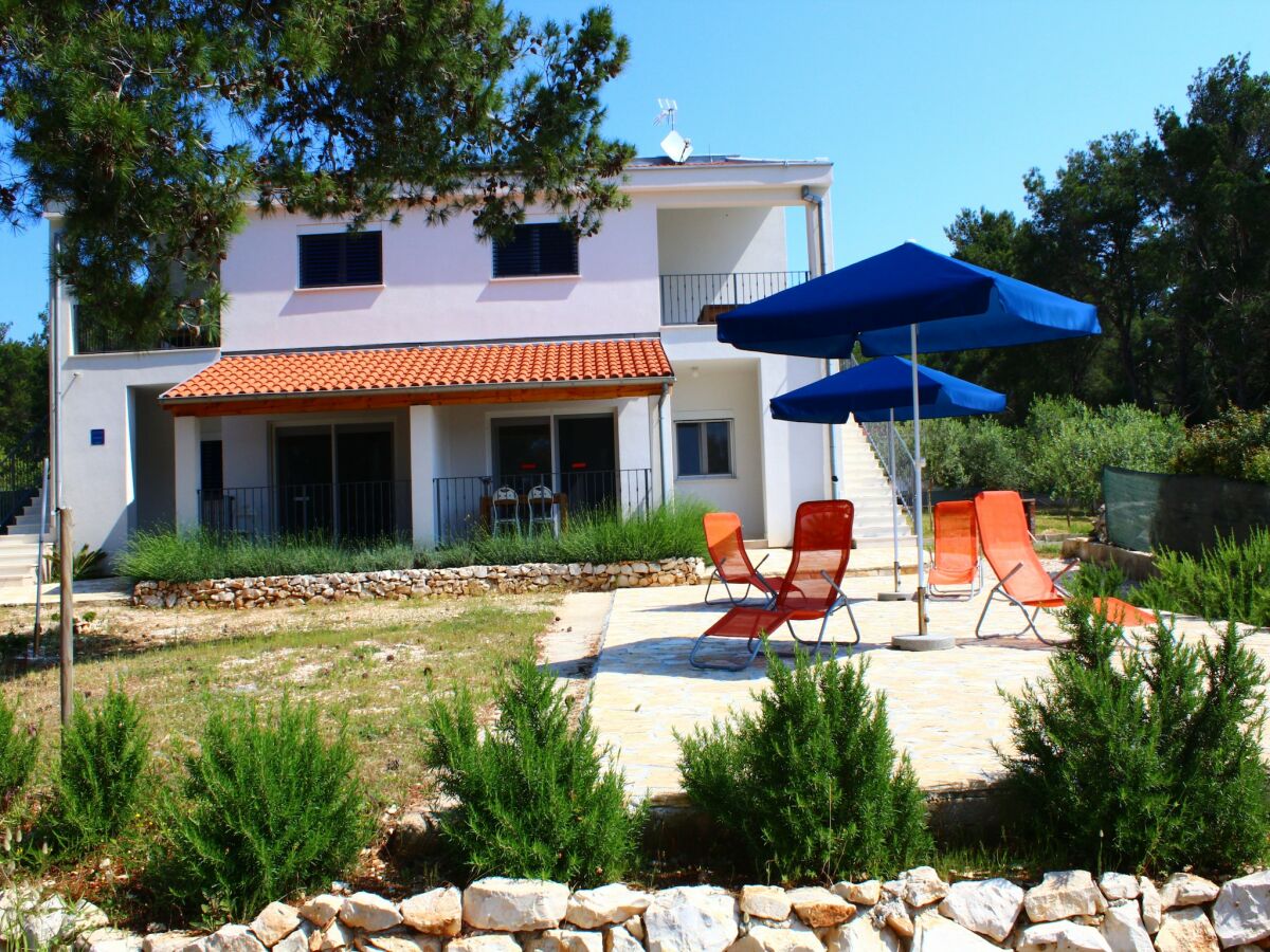 Apartment Apartment in Veli Rat near Beaches