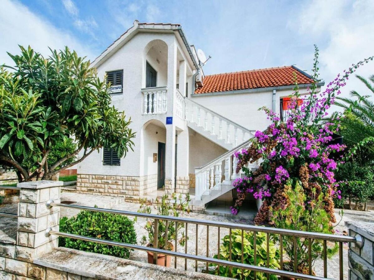 Apartment Apartment in Petrcane by the Sea