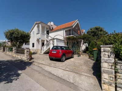Apartment Apartment in Petrcane by the Sea - Outdoor photo 9