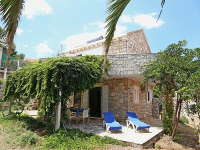 Holiday house Ferienhaus in Lumbarda mit Garten - Outdoor photo 2