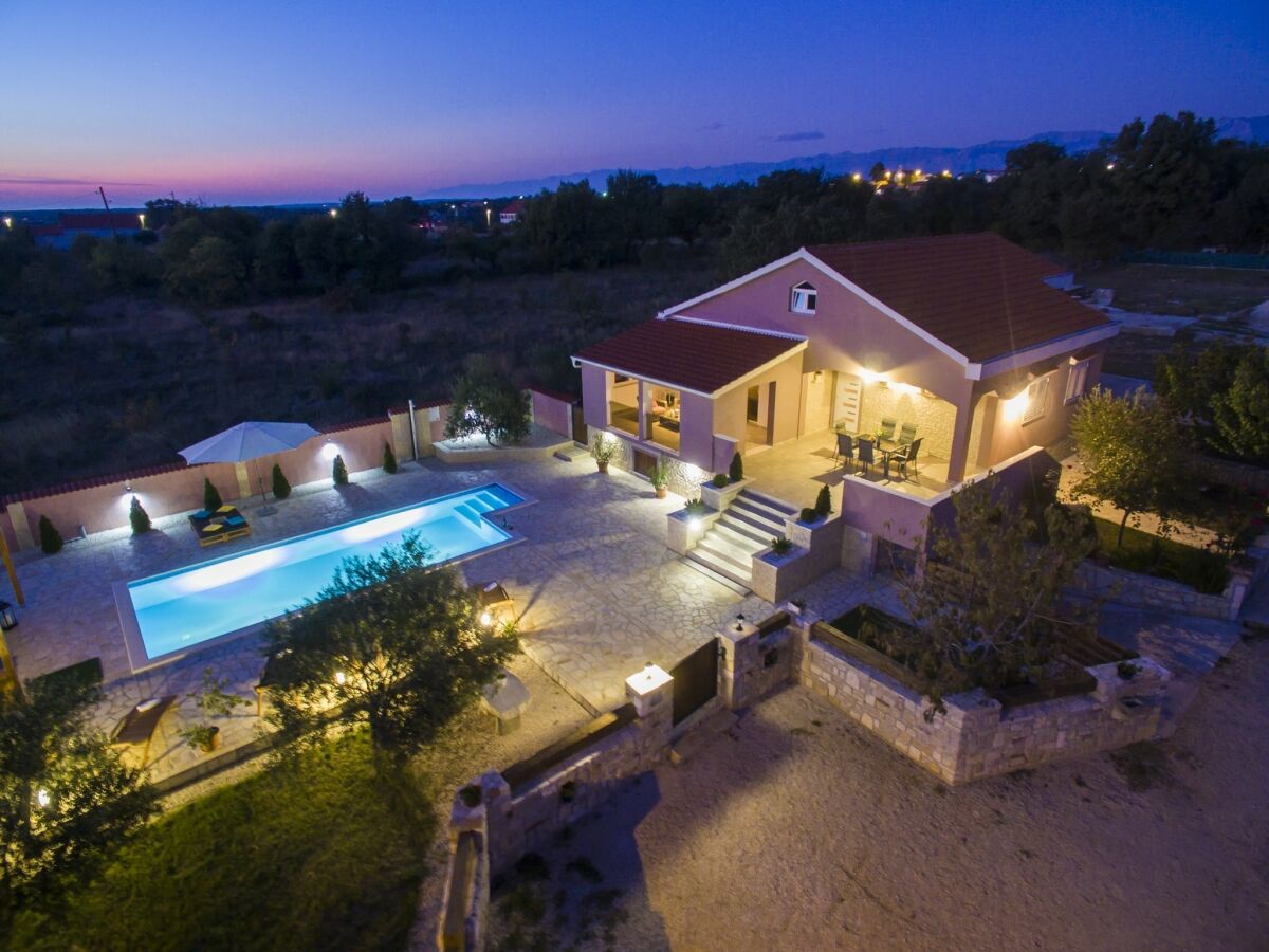 Holiday house Cosy Holiday Home in Policnik with Pool