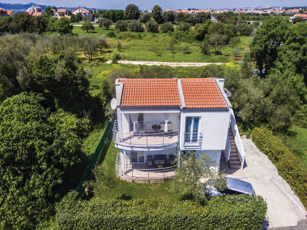 Holiday house Geräumiges Ferienhaus in Bibinje mit Garten