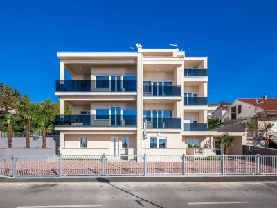 Villa Wohnung mit Pool in der Nähe des Meeres - Villa