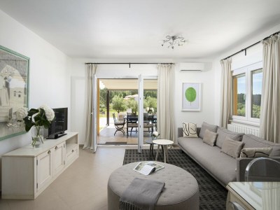 Villa Elegant Villa with Private Pool - Features photo 30