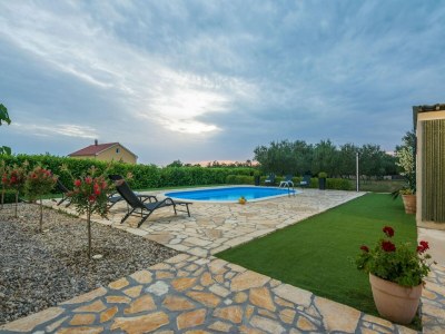 Holiday house Villa in Policnik mit privatem Pool - Outdoor photo 6