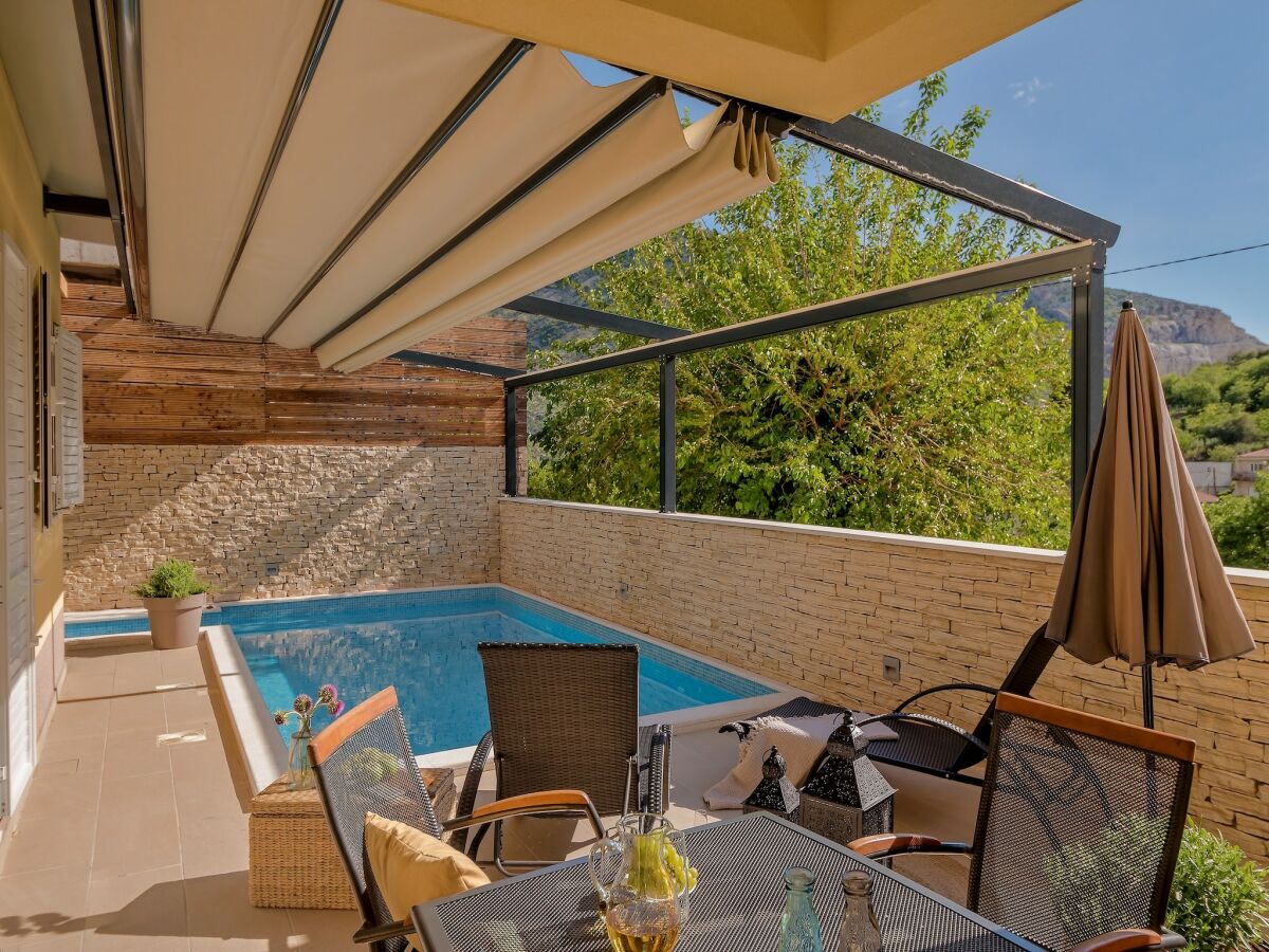 Villa Villa in Žrnovnica mit beheiztem Salzwasserpool - Outdoor photo 2