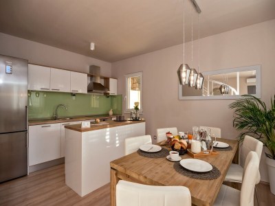 Villa Villa in Žrnovnica mit beheiztem Salzwasserpool - Features photo 39