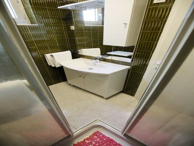 Holiday house Modern holiday home with pool - Features photo 28