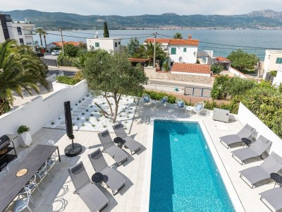 Apartment Modernes Apartment mit Pool und Terrasse - Outdoor photo 12