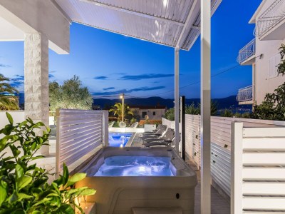 Apartment Modernes Apartment mit Pool und Terrasse - Outdoor photo 39