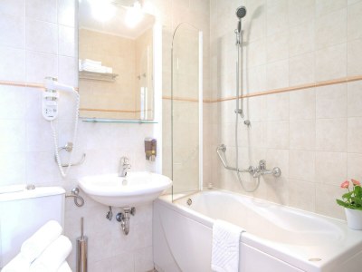 Villa Charming villa with spacious rooms and private swimming pool in the lavender island of Hvar - Features photo 7