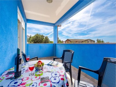 Apartment Seaside Bliss in Mandre - Outdoor photo 2