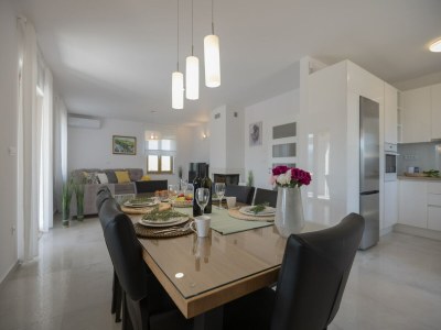 Villa Villa in Kroatien mit Panoramablick - Features photo 11