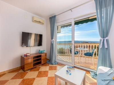 Apartment Country Home in Croatia with Pool and Farm Views - Features photo 8