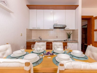 Apartment Country Home in Croatia with Pool and Farm Views - Features photo 11