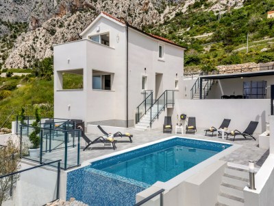 Villa Stunning Villa with Pool - Outdoor photo 7