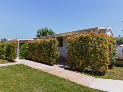 caravan Mobile Home in Banjole near Centinera Beach - Outdoor photo 12
