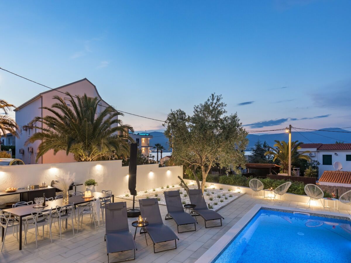 Apartment Attractive apartment in Slatine - Outdoor photo 5