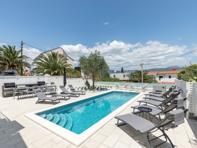 Apartment Attractive apartment in Slatine - Outdoor photo 7