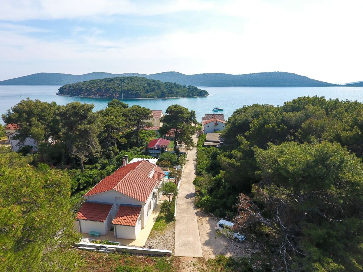 Holiday house Holiday Home in Molat with Pool - Outdoor photo 4