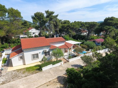 Holiday house Holiday Home in Molat with Pool - Outdoor photo 2