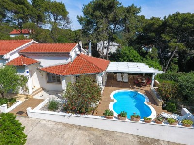 Holiday house Holiday Home in Molat with Pool - Outdoor photo 9