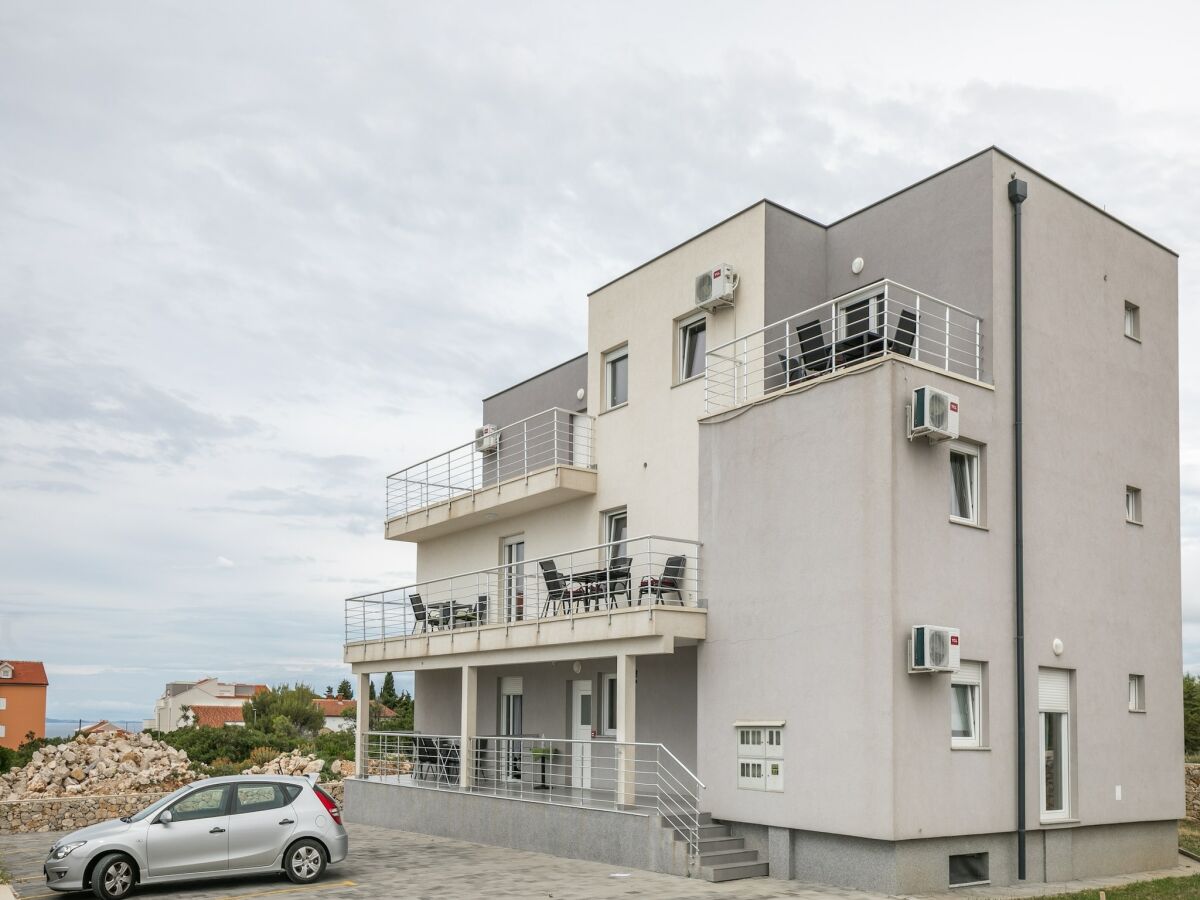 Apartment Apartment on Pag Island near Seabeach - Outdoor photo 3