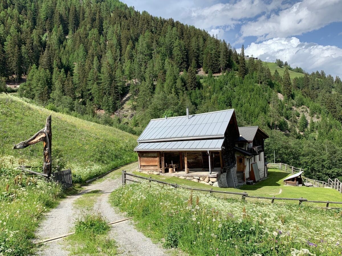 Cottage Rustico / Pütschai alpine hut - Outdoor photo 2