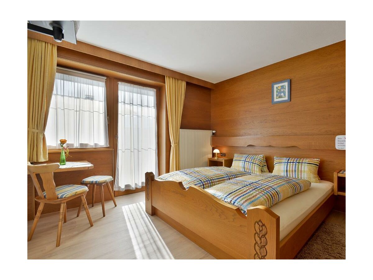 Holiday room Doppelzimmer mit Dusche/WC, TV, Balkon