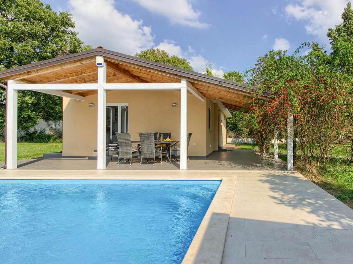 Villa Nezakcij with pool and garden - Outdoor photo 2