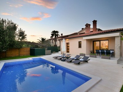 Villa Villa Natali with private pool in Galižana - Villa