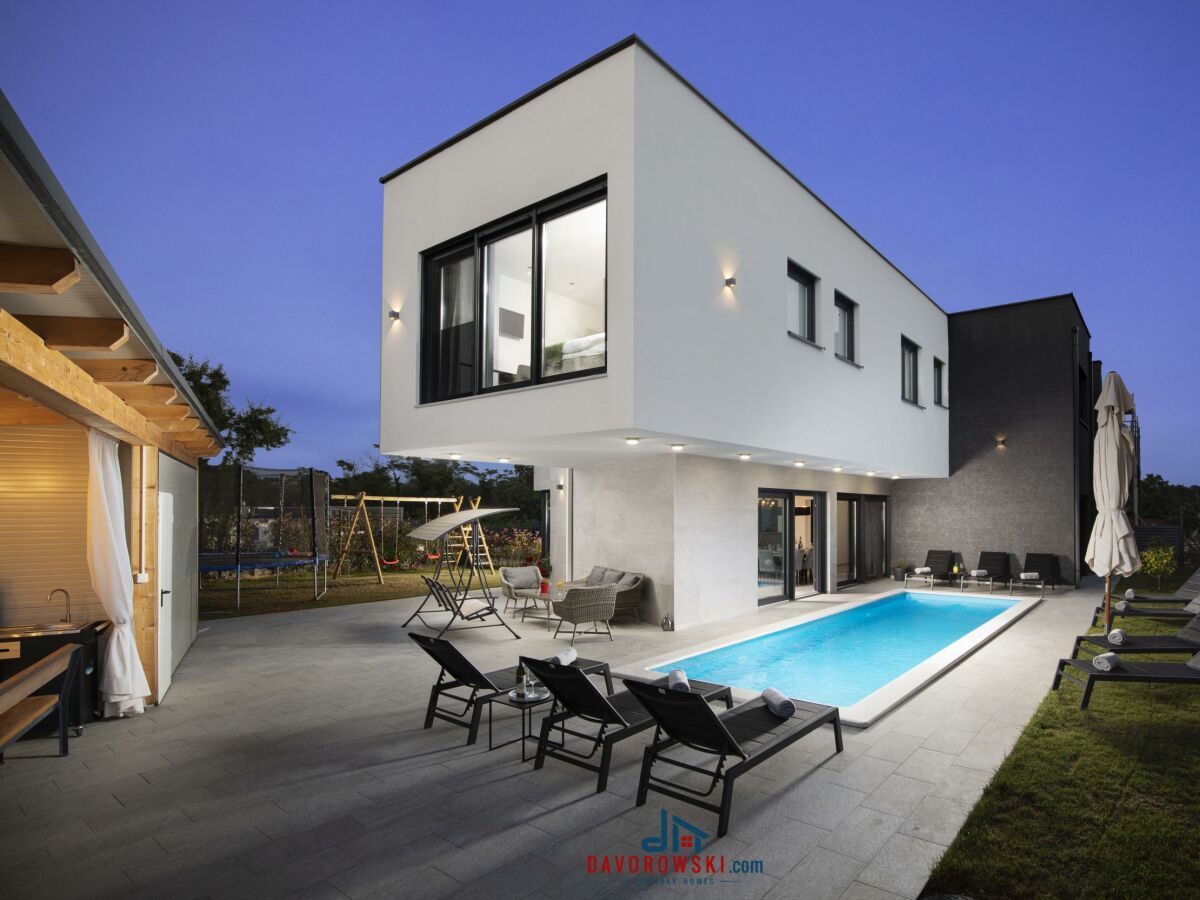 Villa Tiki