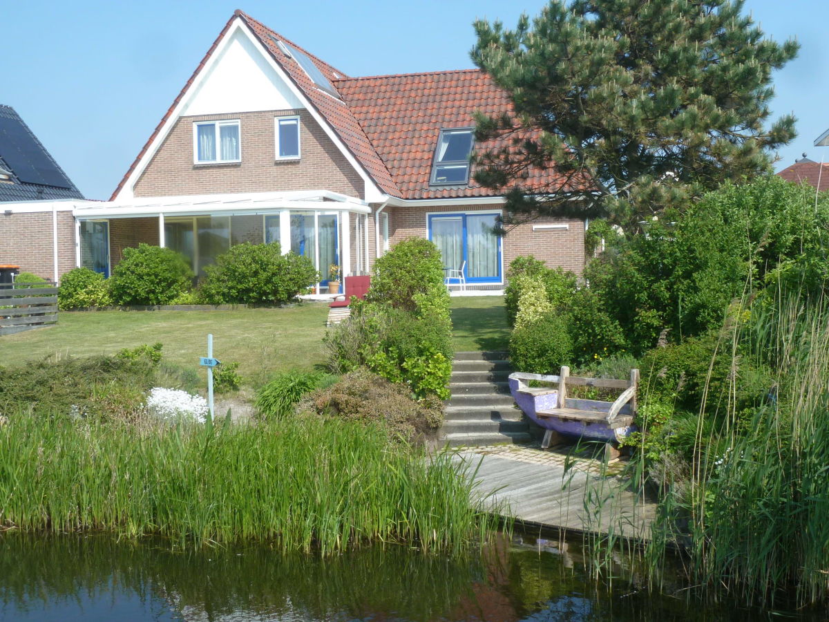 Holiday apartment Het Zwanennest